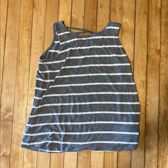 Rumi+Ryder grey and white striped tank. - Picture 3 of 3